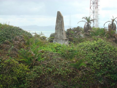 Stèle funéraire du Lieutenant QUIQUEREZ