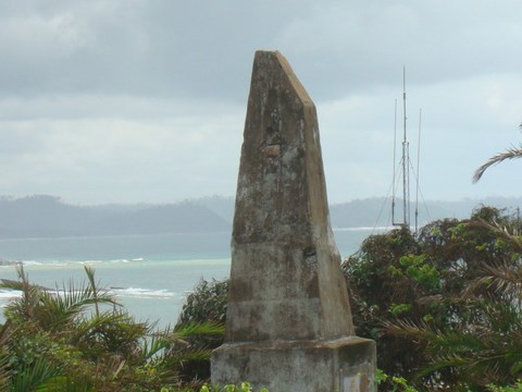 Stèle funéraire du Lieutenant QUIQUEREZ