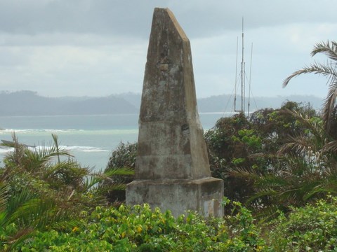 Stèle funéraire du Lieutenant QUIQUEREZ